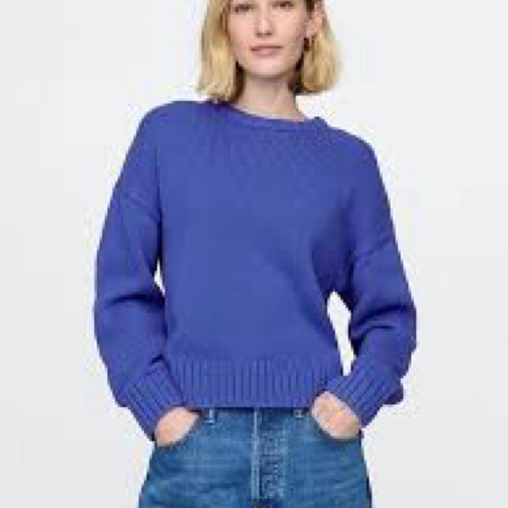 Gap blue ribbed knit sweater